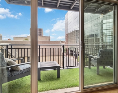 800 Brazos St - Photo Thumbnail 1