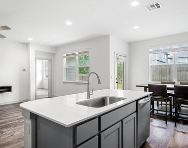 8025 City Top Blvd - Photo Thumbnail 9