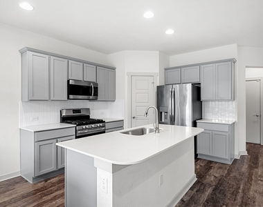 8025 City Top Blvd - Photo Thumbnail 7