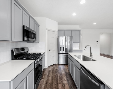 8025 City Top Blvd - Photo Thumbnail 6
