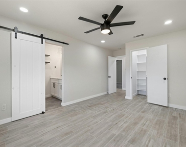1400 Bellmar Dr - Photo Thumbnail 16