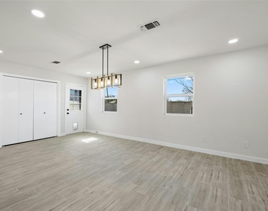1400 Bellmar Dr - Photo Thumbnail 14