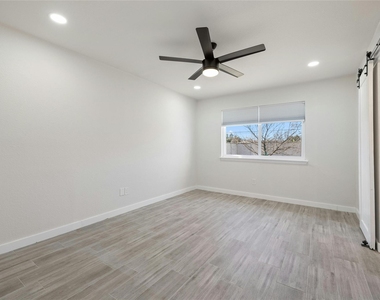 1400 Bellmar Dr - Photo Thumbnail 15