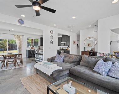 1309 Fort Branch Blvd - Photo Thumbnail 6