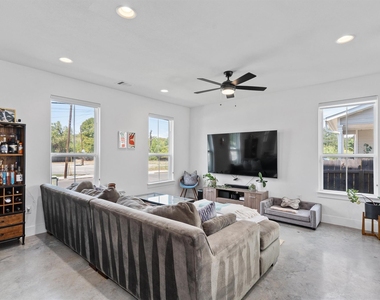 1309 Fort Branch Blvd - Photo Thumbnail 3