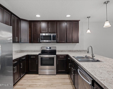 13949 Gossett Street - Photo Thumbnail 7