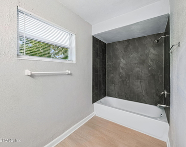 2775 Herschel Street - Photo Thumbnail 9