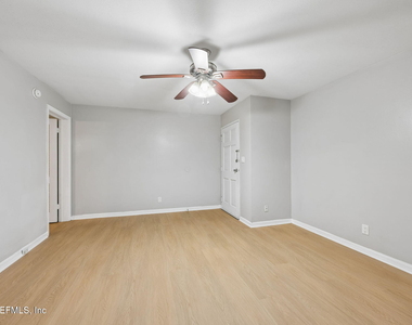 2775 Herschel Street - Photo Thumbnail 3
