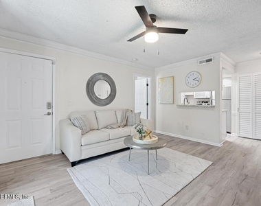 100 Fairway Park Boulevard - Photo Thumbnail 4