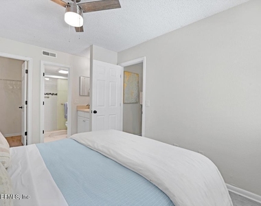 100 Fairway Park Boulevard - Photo Thumbnail 17