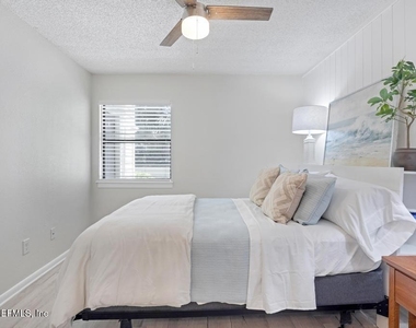 100 Fairway Park Boulevard - Photo Thumbnail 14