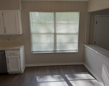 2375 Kirkwall Street - Photo Thumbnail 7