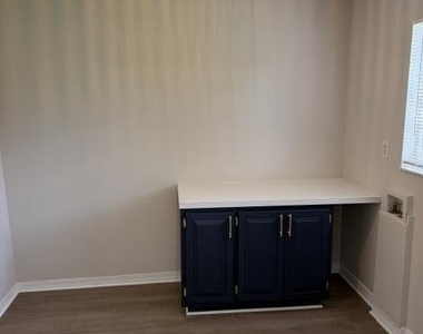 2375 Kirkwall Street - Photo Thumbnail 8