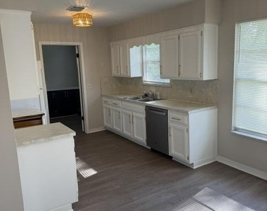2375 Kirkwall Street - Photo Thumbnail 6