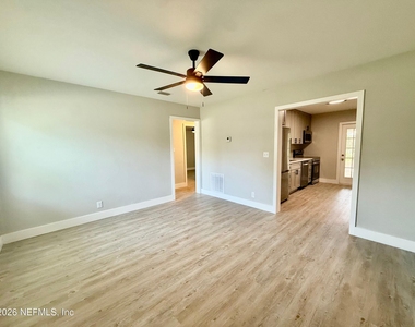 5141 Corsair Avenue - Photo Thumbnail 4