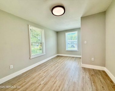 5141 Corsair Avenue - Photo Thumbnail 13
