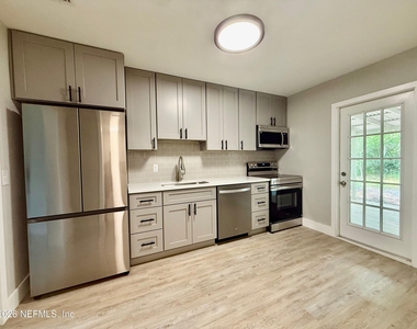 5141 Corsair Avenue - Photo Thumbnail 6