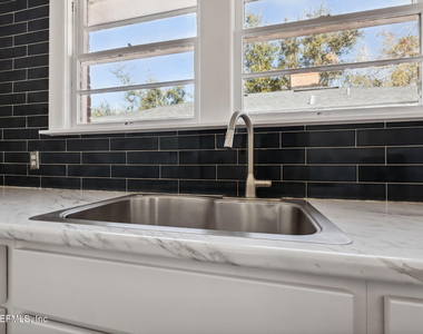1109 Cherry Street - Photo Thumbnail 12