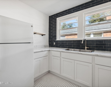 1109 Cherry Street - Photo Thumbnail 9