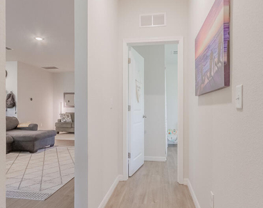 5542 Ortega Bluff Lane - Photo Thumbnail 22