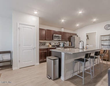 5542 Ortega Bluff Lane - Photo Thumbnail 9