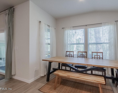 5542 Ortega Bluff Lane - Photo Thumbnail 13