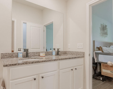 5542 Ortega Bluff Lane - Photo Thumbnail 28