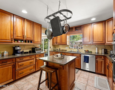 4339 Genoa Avenue - Photo Thumbnail 6
