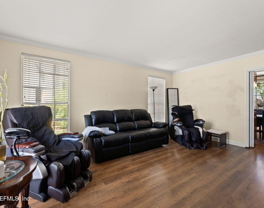 4339 Genoa Avenue - Photo Thumbnail 12