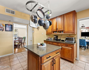 4339 Genoa Avenue - Photo Thumbnail 7
