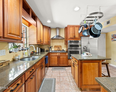 4339 Genoa Avenue - Photo Thumbnail 3