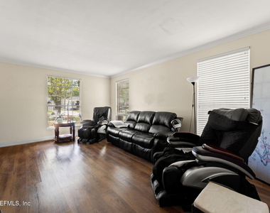 4339 Genoa Avenue - Photo Thumbnail 13