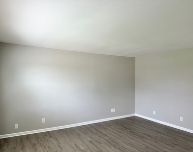 2030 Kevin Drive - Photo Thumbnail 7