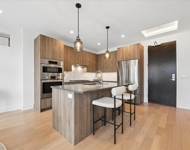 434 W Melrose Street - Photo Thumbnail 5