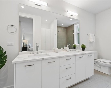 434 W Melrose Street - Photo Thumbnail 12