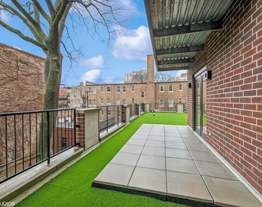 434 W Melrose Street - Photo Thumbnail 2