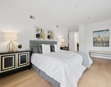 434 W Melrose Street - Photo Thumbnail 11