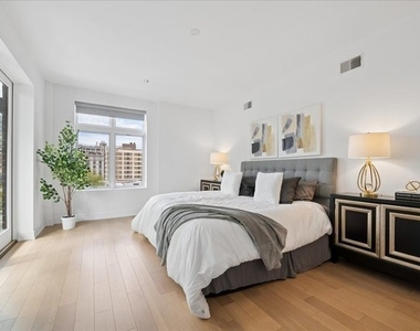 434 W Melrose Street - Photo Thumbnail 10