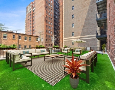 434 W Melrose Street - Photo Thumbnail 1