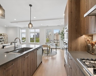434 W Melrose Street - Photo Thumbnail 6