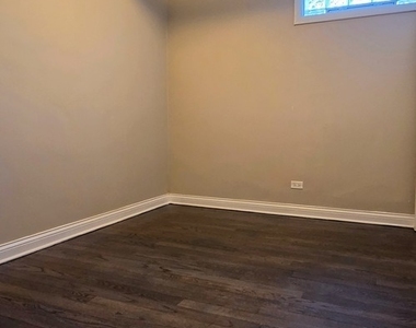 4764 N Virginia Avenue - Photo Thumbnail 12