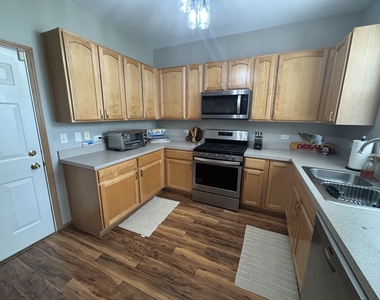 1523 Grand Drive - Photo Thumbnail 3
