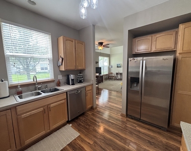 1523 Grand Drive - Photo Thumbnail 5
