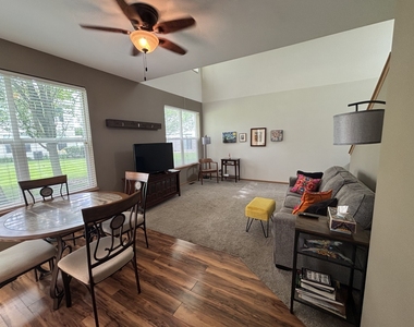 1523 Grand Drive - Photo Thumbnail 8