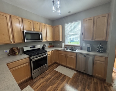 1523 Grand Drive - Photo Thumbnail 7