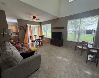 1523 Grand Drive - Photo Thumbnail 2