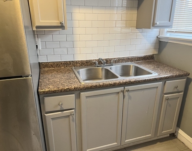 8020 S Maryland Street - Photo Thumbnail 4