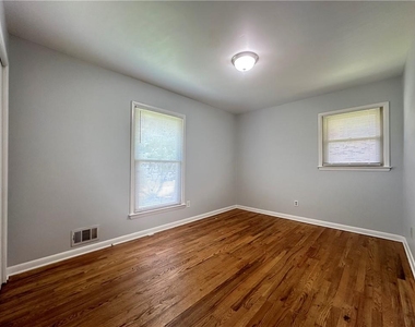 967 Pine Roc Drive - Photo Thumbnail 9