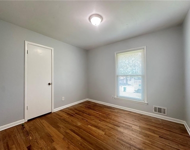 967 Pine Roc Drive - Photo Thumbnail 7