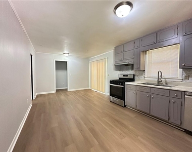 967 Pine Roc Drive - Photo Thumbnail 14